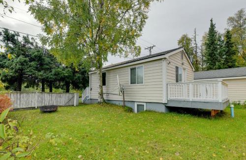 Spenard House | Cozy Anchorage Retreat < 4 Mi to Downtown!