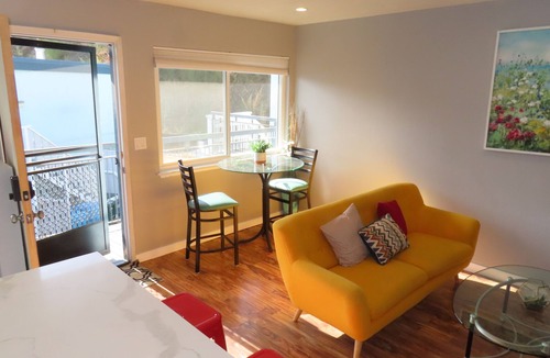 Belmont Apartment | Cozy and bright 1-BR apartment in the Belmont Hills