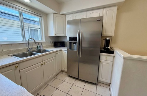 McCully - Moiliili Apartment | Cozy and Modern Honolulu Hale