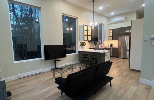 Fredericton House | Cozy and quiet house in fredericton near trails