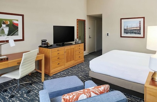 Berkeley Hotel | Cozy Bay Escape near UC Berkeley | 2 Units | Pool, Free Parking & Pet Friendly
