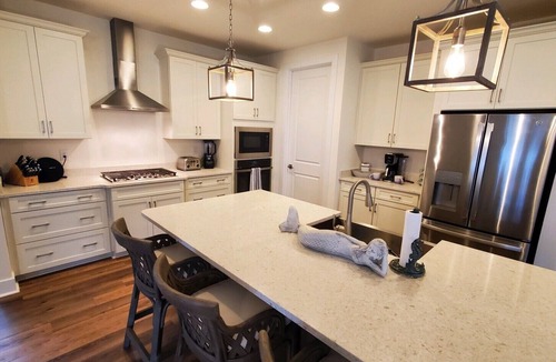 Ocean View House | Cozy beach home, perfect for your next family vacation!