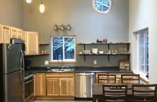Questa Woods Cabin | Cozy cabin built in 2020!