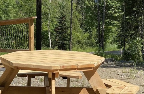 Franklin County Cabin | Cozy Cabin with gorgeous Mtn Views! 1 mi to Flaggstaff Lake! Hike, boat & swim