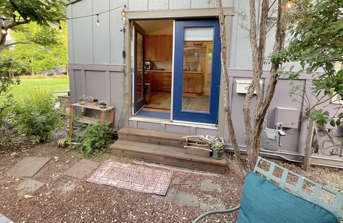 Westside Santa Cruz Cottage | Cozy Cottage located in the Upper Westside of Santa Cruz!