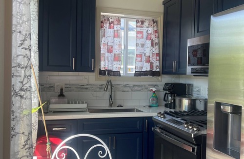 North and East Cottage | Cozy cottage Richmond CA . Pet friendly 30 min. To SF 2 bedrooms 1 bathroom