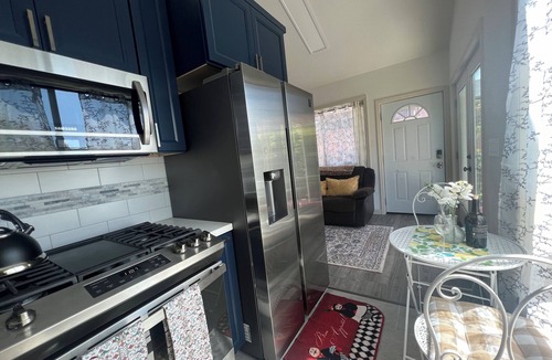 North and East Cottage | Cozy cottage Richmond CA . Pet friendly 30 min. To SF 2 bedrooms 1 bathroom