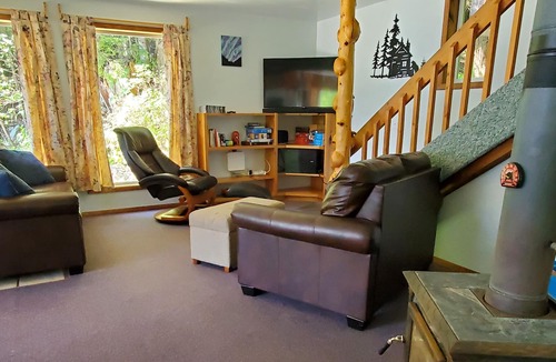 Haines Cottage | Cozy Cove Cottage - Peaceful, secluded, private beach, BBQ, washer/dryer