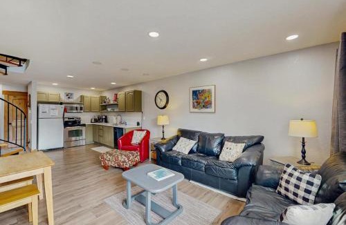 Alyeska Apartment | Cozy Crystal Mountain Condo