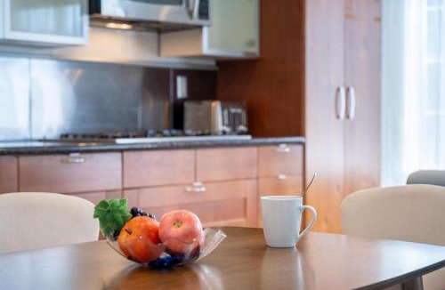 Davis Tract House | Cozy Designer 3BR 7-mins to Oakland Airport