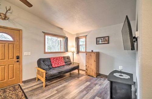 Soldotna House | Cozy Downtown Soldotna Cabin: Dogs Welcome!