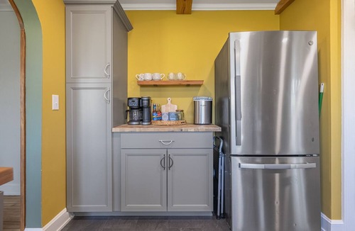 Yellow Springs House | Cozy farmhouse cottage 3BR near Yellow Springs