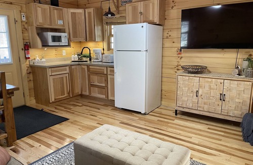 Logan Cabin | Cozy Hocking Hills Cabin on 20 private acres! Only 7 miles from State Park!