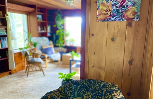 Ketchikan House | Cozy house in the trees - 3 minutes to downtown!