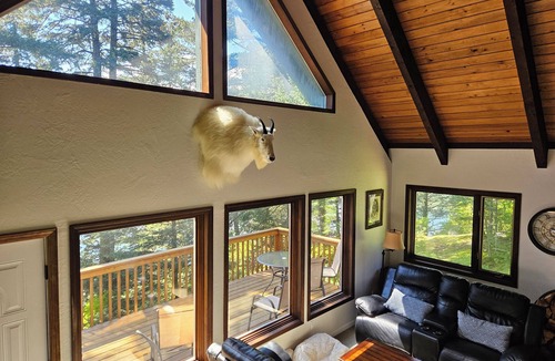 Kodiak Cabin | Cozy Island Lake Cabin in Kodiak