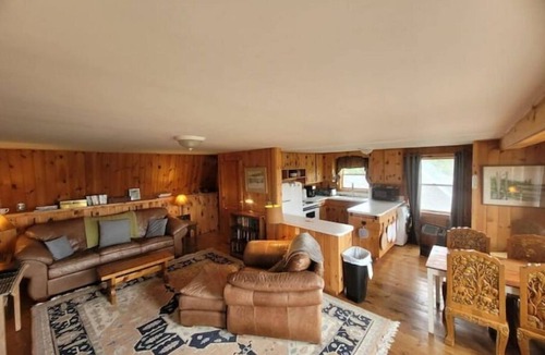 Brooklin Apartment | Cozy Little Carriage House with Spectacular Sunsets at The Rockbound House