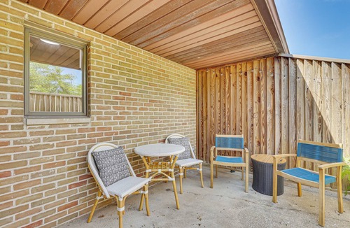 Meyers Lake House | Cozy Meyers Lake Townhome: Near Hall of Fame!