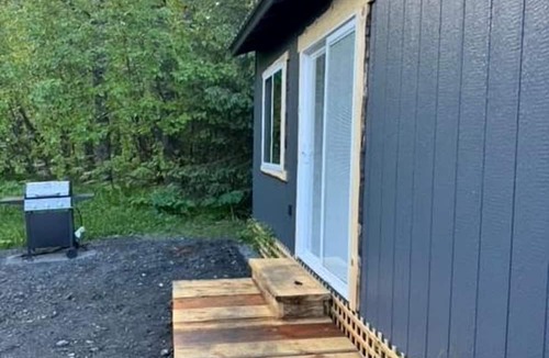 Bear Creek Cottage | Cozy Mountain Cottage with Stunning Views near Seward, Alaska