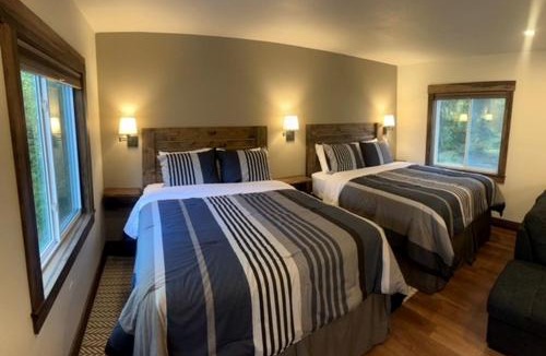 Bear Creek House | Cozy Mountain Cottage with Stunning Views near Seward, Alaska
