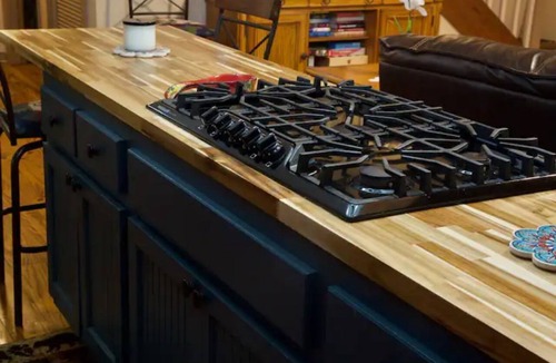 Ellijay Cabin | Cozy Mtn Cabin-Hot Tub-Fireplace-Firepit- Dog Friendly-Deer Visits-Hiking Trails