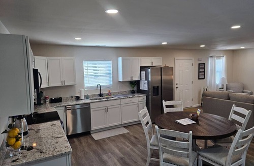 Middletown House | Cozy New Const. Ranch Near Park