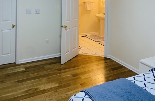 Wheaton-Glenmont House | Cozy private place with jacuzzi