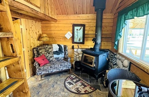 Mentasta Lake Cabin | Cozy Rustic Creekside Cabin with Sauna near Log Cabin Creek, Tol, Alaska