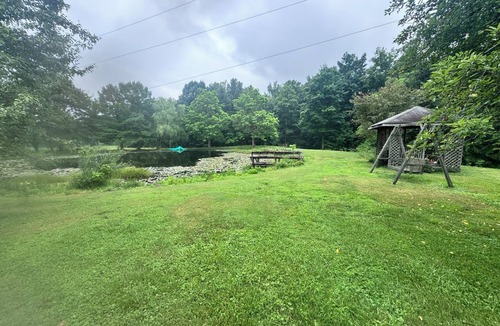 Carpenter Apartment | Cozy secluded 1 bd studio in Albany-pond access-pet friendly-toiletries included