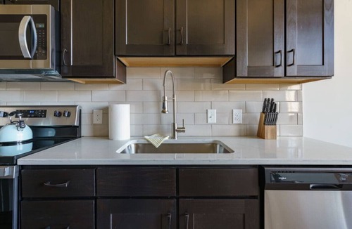 Italian Village Apartment | Cozy Short North Loft Apt.