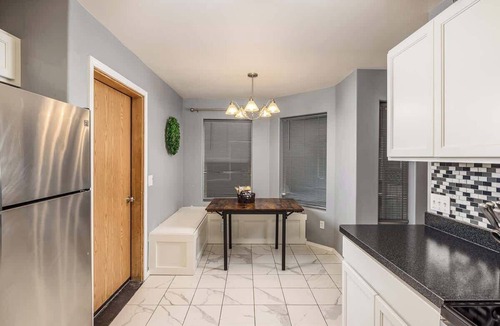 Spenard House | Cozy Townhouse Close To Airport - 3 Bedroom