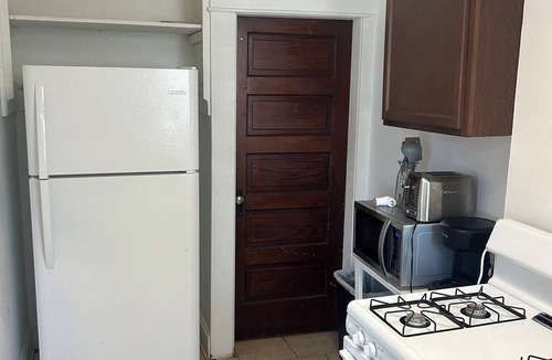 Old North Columbus House | Cozy townhouse in university area, value stay, 2 bedroom, 1 bathroom.