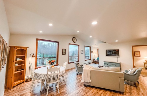 Kodiak House | Cozy up in this private bungalow in the trees close to trailheads & shopping
