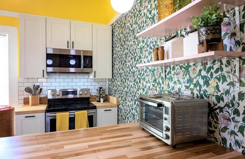 Morganton House | Cozy Victorian in the Center of downtown Morganton (Dog Friendly!)