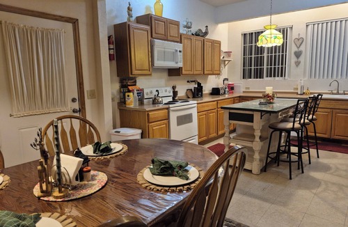 Cripple Creek House | Cozy, Walk to Town, Pet Friendly, 2 bd 2 bth, Mnt View, Deck-Grill-Wildlife