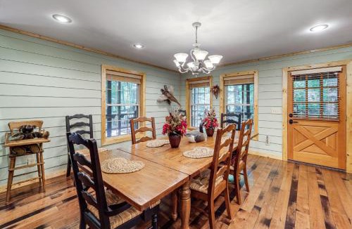 Bakersville House | Creekside Mountain Cabin in Rural Dark-Sky Country