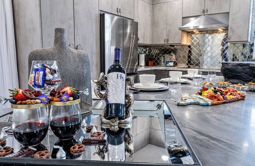 Croissant Park House | Crystal Lights & Starry Nights—close to beach, FLL, Port, Convention & Las Olas!
