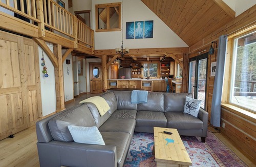 Diamond Ridge House | Custom Log Cabin with Amazing Views - great for couples and families!
