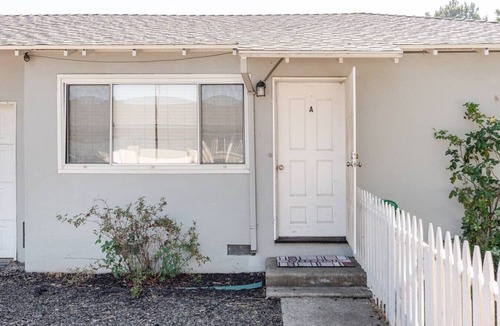Mountain View House | Cute two bedroom home in fantastic location!