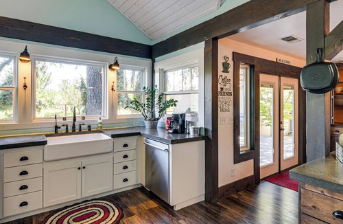 Glenn County House | Deck & Fire Pit! Quiet Home Near Sacramento River