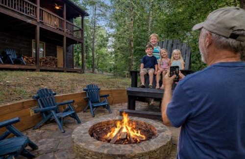 Ellijay House | DeerWoodsLodge DOT com-Ellijay Coosawattee River-Sleeps 16-ARCADE-Hot Tub-Fire Pit-Winery's