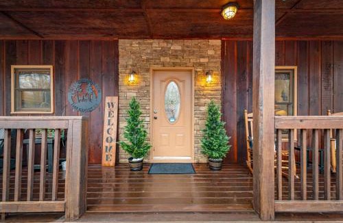 Ellijay House | DeerWoodsLodge DOT com-Ellijay Coosawattee River-Sleeps 16-ARCADE-Hot Tub-Fire Pit-Winery's