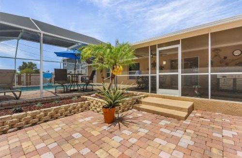 Diplomat House | Delightful! Tranquility, Heated Saltwater Pool -Villa Deep Blue Haven - Roelens