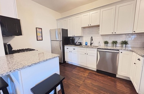 Columbia-Tusculum House | Delta Avenue Oasis: Cozy 2-bedroom, sleeps 5 close to everywhere in Cincinnati
