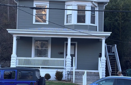 Columbia-Tusculum House | Delta Avenue Oasis: Cozy 2-bedroom, sleeps 5 close to everywhere in Cincinnati