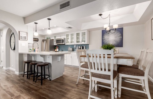 North Mountain Condo | Desert retreat, 3 pools, free parking, PAC MAN, Sleeps 8, Pickleball, Internet