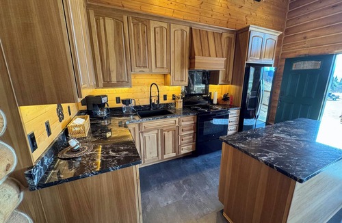Fritz Creek Ski Chalet | Destination Alaska Charters - Cabin 2
