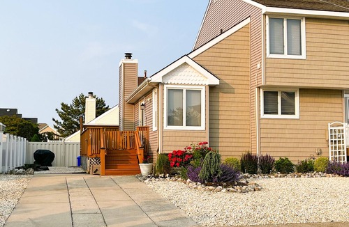 Diamond Beach House | Diamond Beach Townhouse on Quiet Bayside Street - Great Family Friendly Rental!