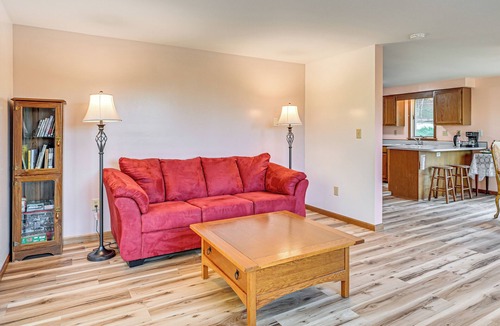 Lakeville Cottage | Dirt Road Digs - Quiet Home in Lakeville!
