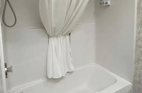 Presque Isle Hotel | Discover Relaxation and Spacious Comfort Close to Scenic Parks | 2 Units