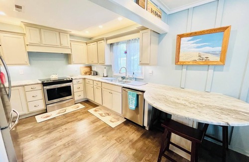 Dodds Addition House | Dog-Friendly Beach Home: Quiet Street, Walk to Beach, Remodeled & Spacious!